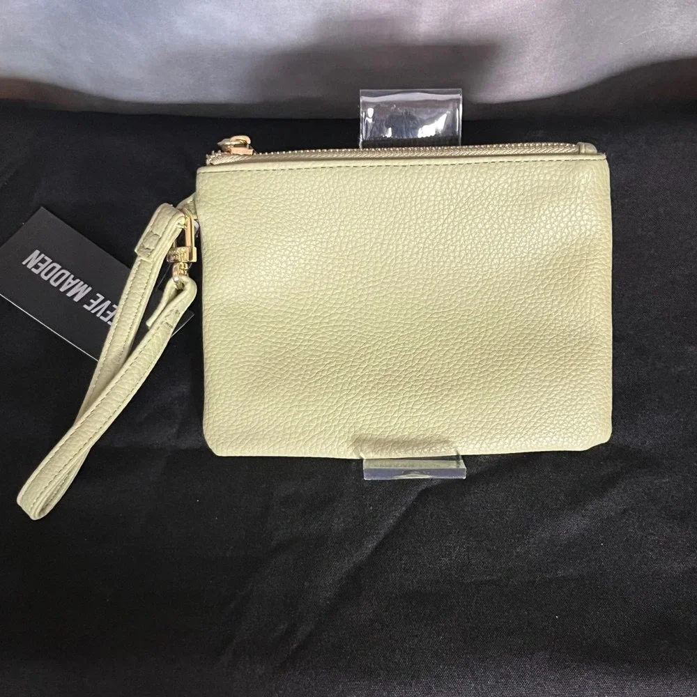 Steve Madden Sage Green Pebble Faux Leather Wristlet Pouch Gold Hardware NWT‎